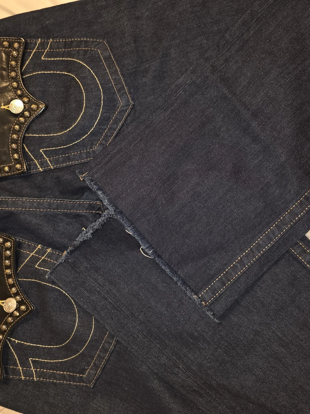 True Religion Billy Men's Dark Blue Denim  Jeans W/ Studded Back Pocket Flaps